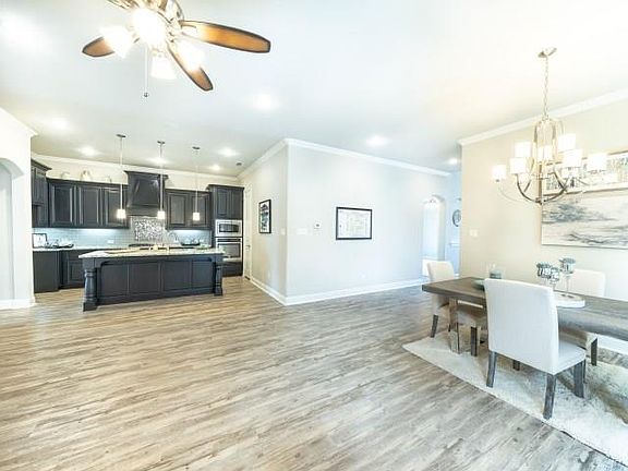 4th image of 3619 Adriana Ave
