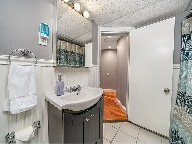 330 Dartmouth St #B1 — Photo 10