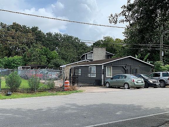 3rd image of 13923 Brownwood St