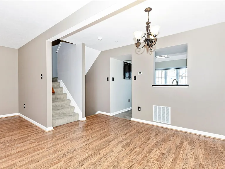 5621 Queen Anne Ct — Photo 8
