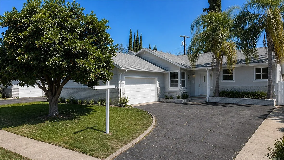 3 bed, 1313 sqft, $4,850 — Photo 1