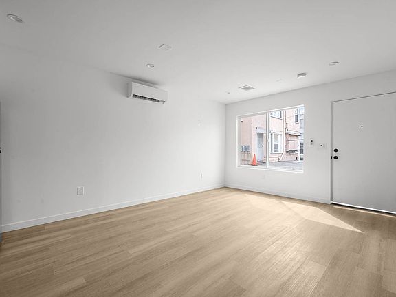 4th image of 2267 W Adams Blvd #2265