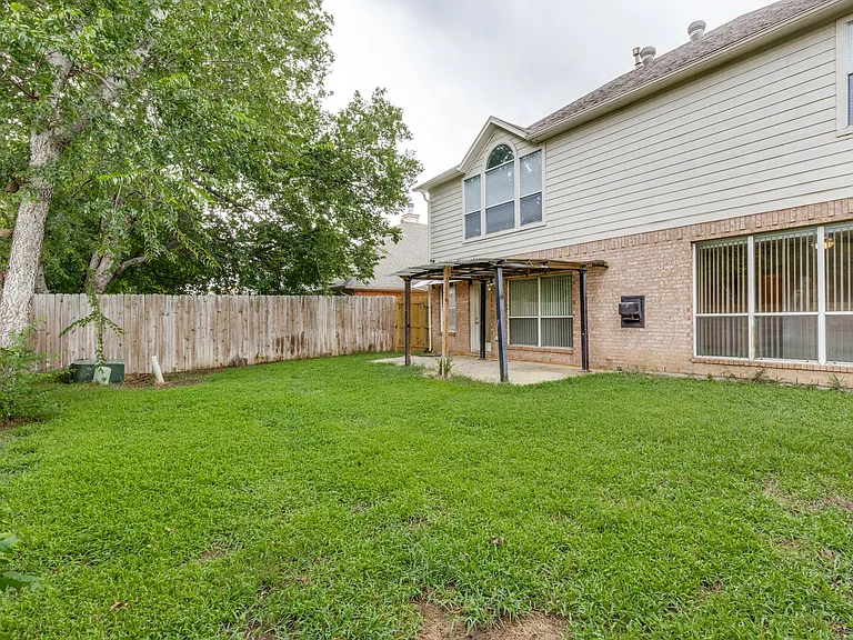 4725 Grant Park Ave — Photo 12