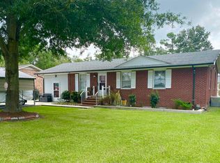 607 W Elmwood St, Andrews, SC 29510