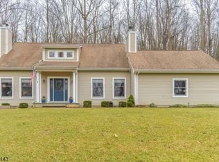 26 Reservoir Rd, Long Valley, NJ 07853