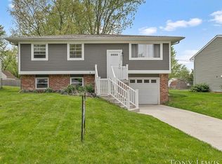 625 Clayton Ave NW, Grand Rapids, MI 49534