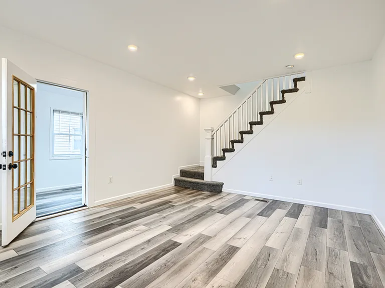 13 Summerfield Rd — Photo 5