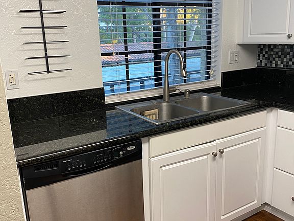 5th image of 25511 Indian Hill Ln