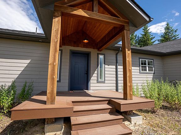 5th image of 1588 Sunrise Rd