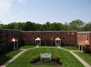5415 Big Creek Pkwy APT 2, Parma, OH 44129