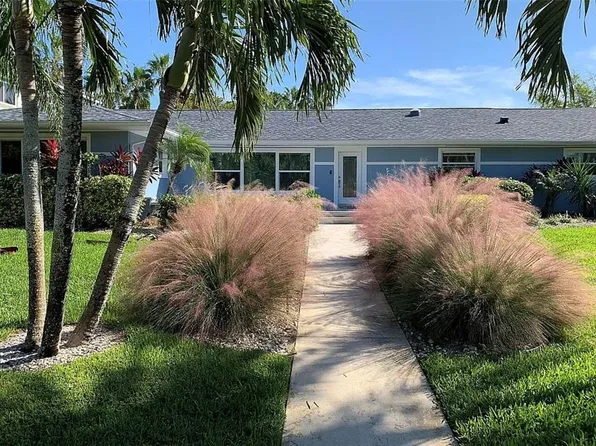 51 Carlouel Dr, Clearwater Beach, FL 33767