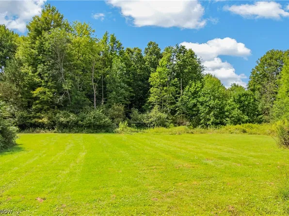 8476 Ravenna Rd, Twinsburg, OH 44087