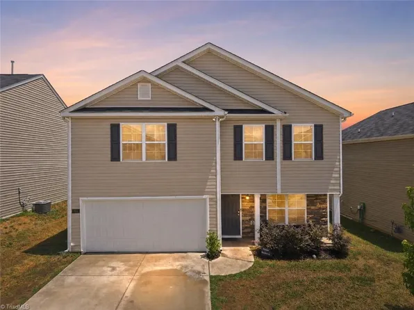 6824 Keeneland Dr, Whitsett, NC 27377