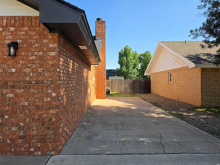 3720 Ray Hardy Dr — Photo 23