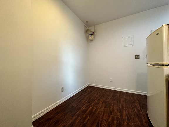 2nd image of 70-80 Kenmare St #35