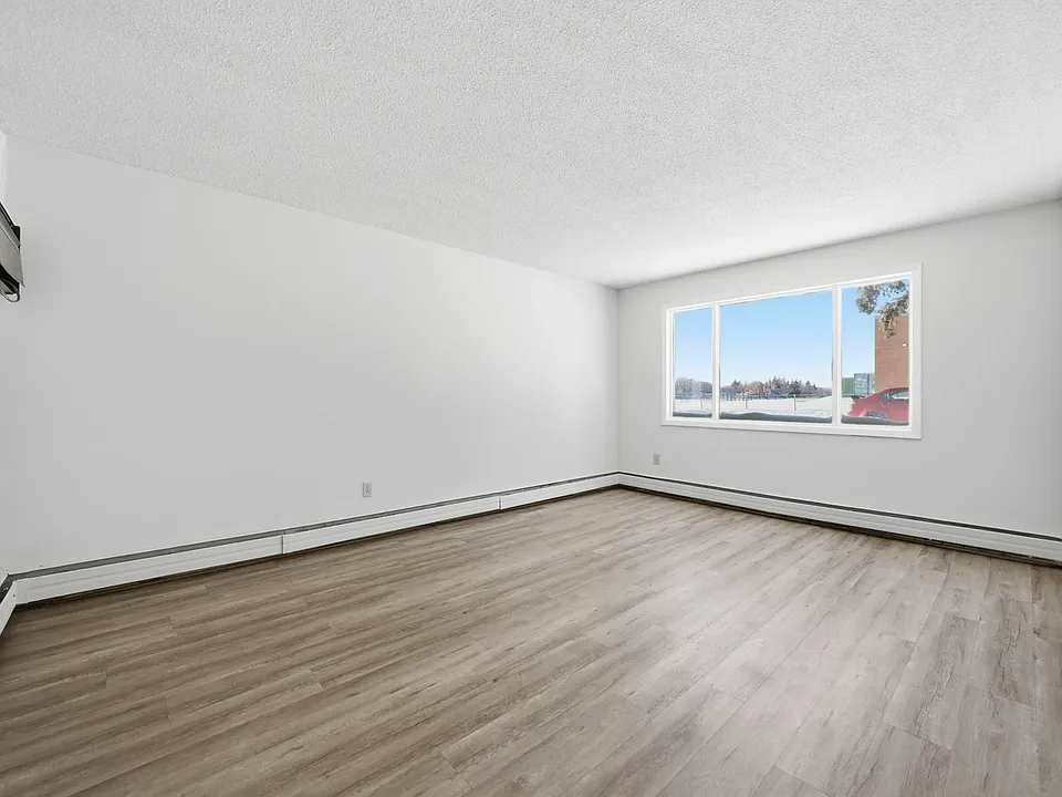 37 Sheppard St #106