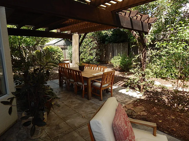 2913 Prado Ln — Photo 34