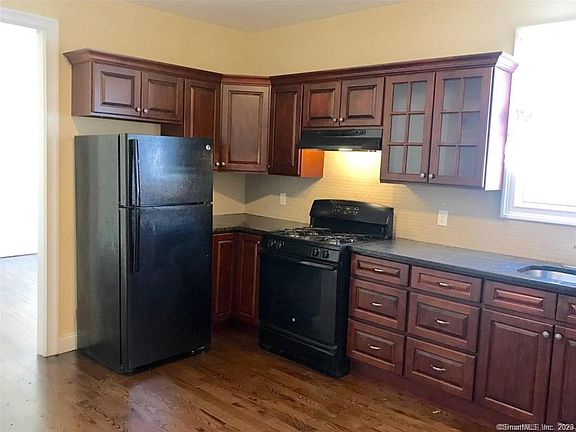 4th image of 114 Norman St Unit 1