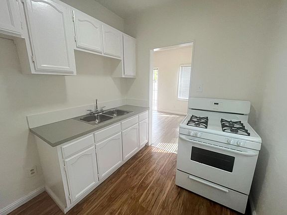 3rd image of 767 E Sunrise Blvd #8