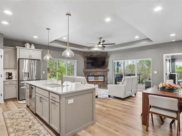 1030 Highland Trl, Solon, IA 52333