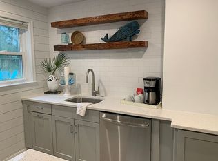 22 Joyce Ave, Mount Pleasant, SC 29464