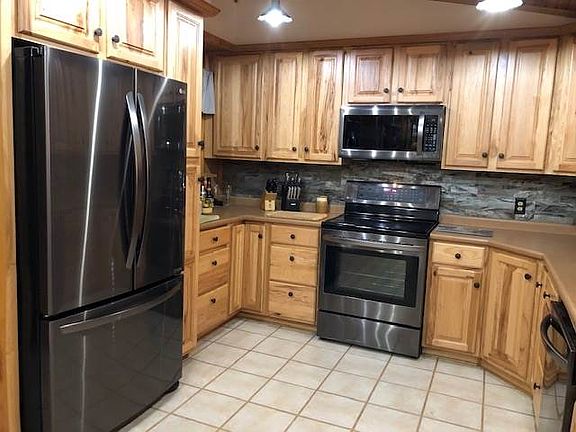 3rd image of 3250 N Shamrock Ln