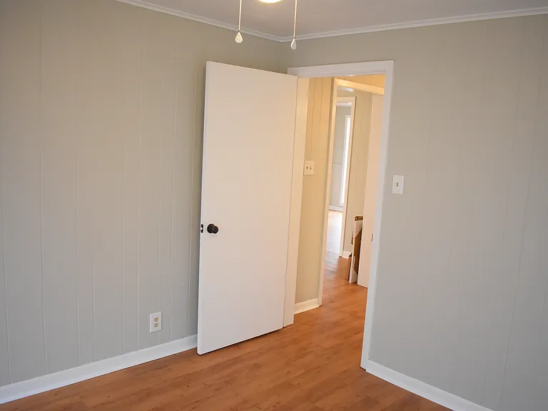 221 N Sanders St — Photo 22