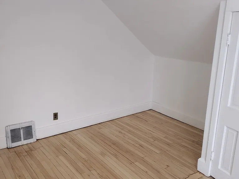 1319 Winnebago Ave — Photo 5