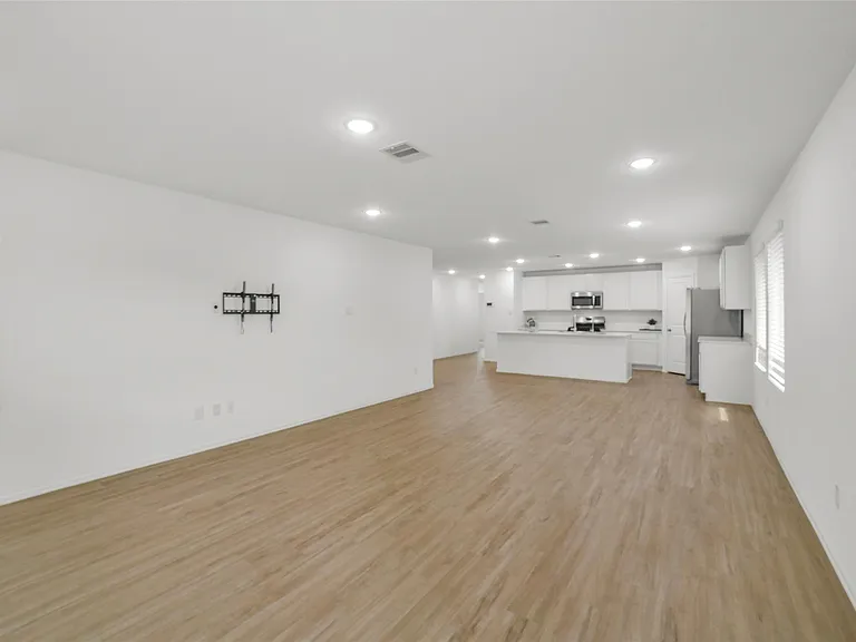 1504 Twilight Green Dr — Photo 6