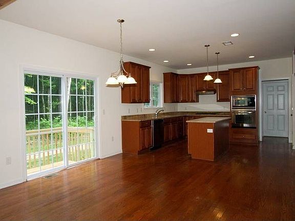 Kitchen /Nook Area