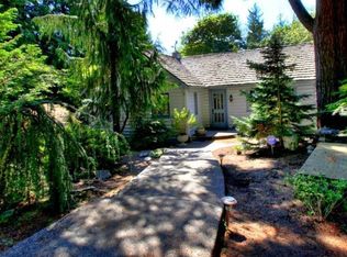 19243 Forest Park Dr NE, Lake Forest Park, WA 98155