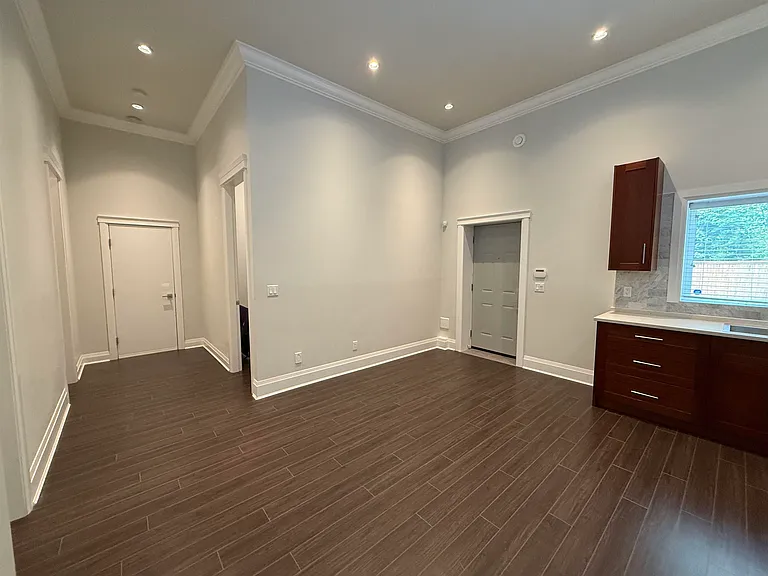 6688 Altringham Ct — Photo 8