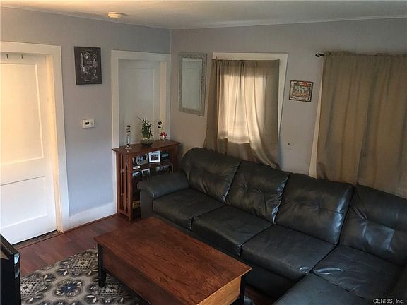 3rd image of 10 Sophia St