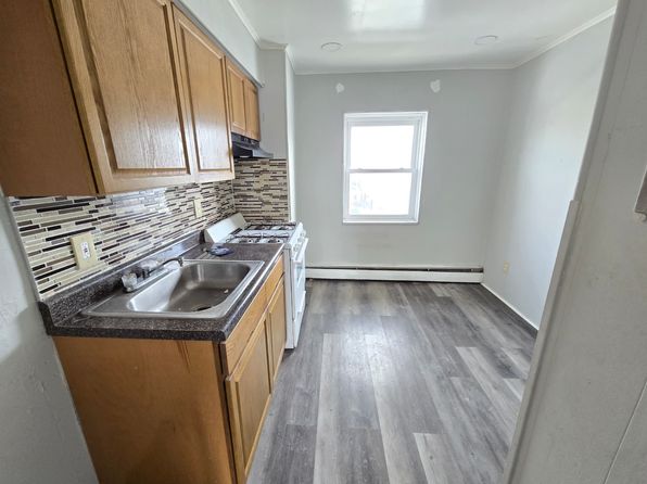 479 Roseville Ave #24B