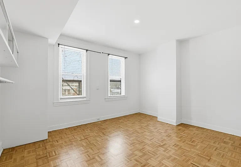 2812 Clifton Ave — Photo 13