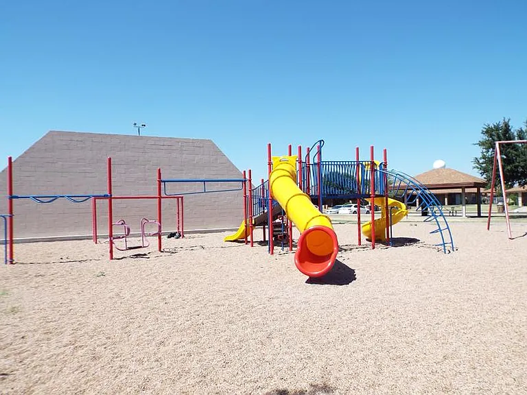 Lakeshore Village — Photo 6