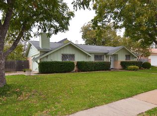 3205 Lark Ln, Irving, TX 75062