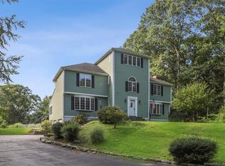 6 Leada Woods Rd, Old Saybrook, CT 06475