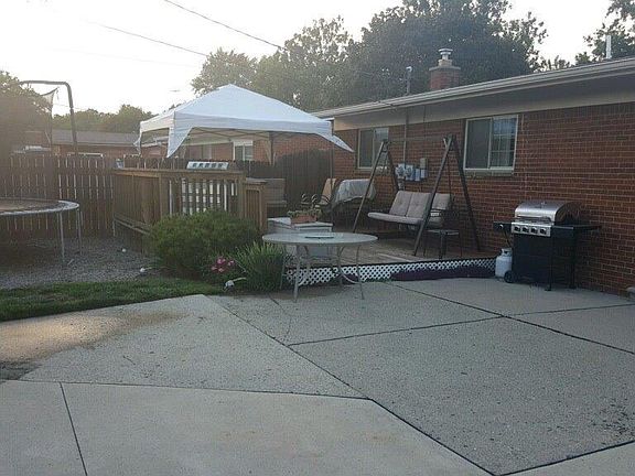 5th image of 25553 Champaign St