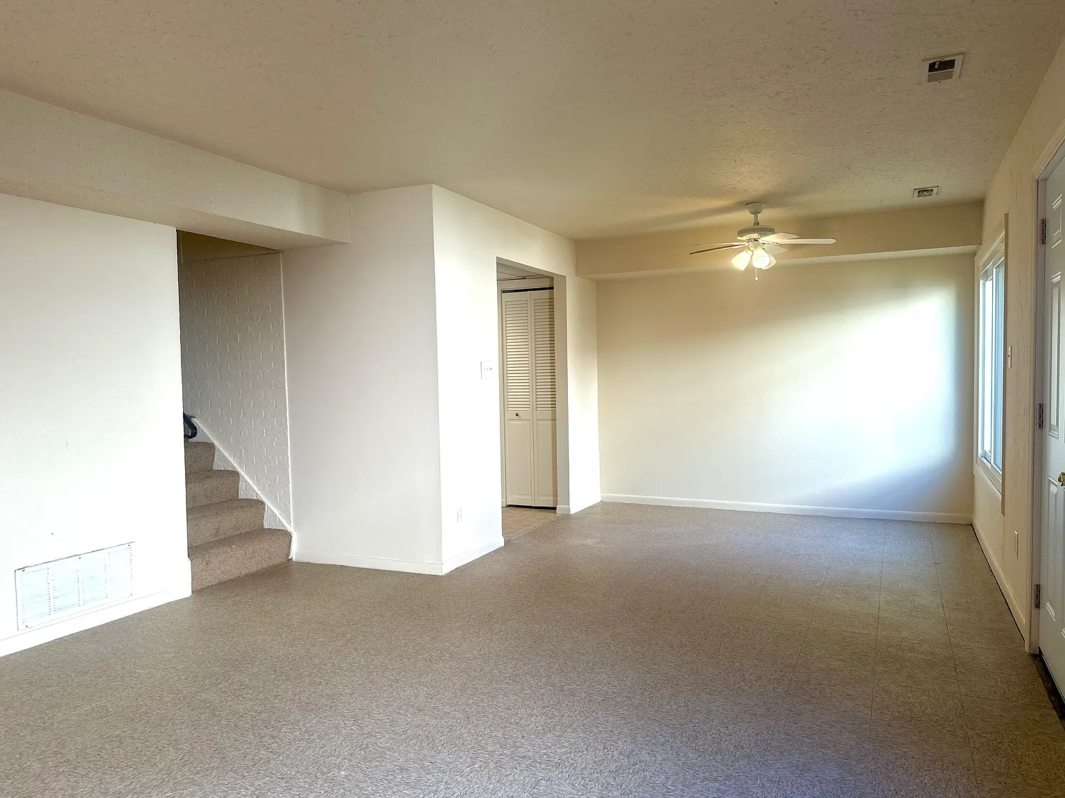 816 Windstream Way Unit B photo 1