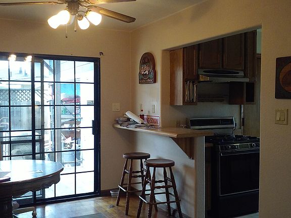5th image of 26502 Underwood Ave