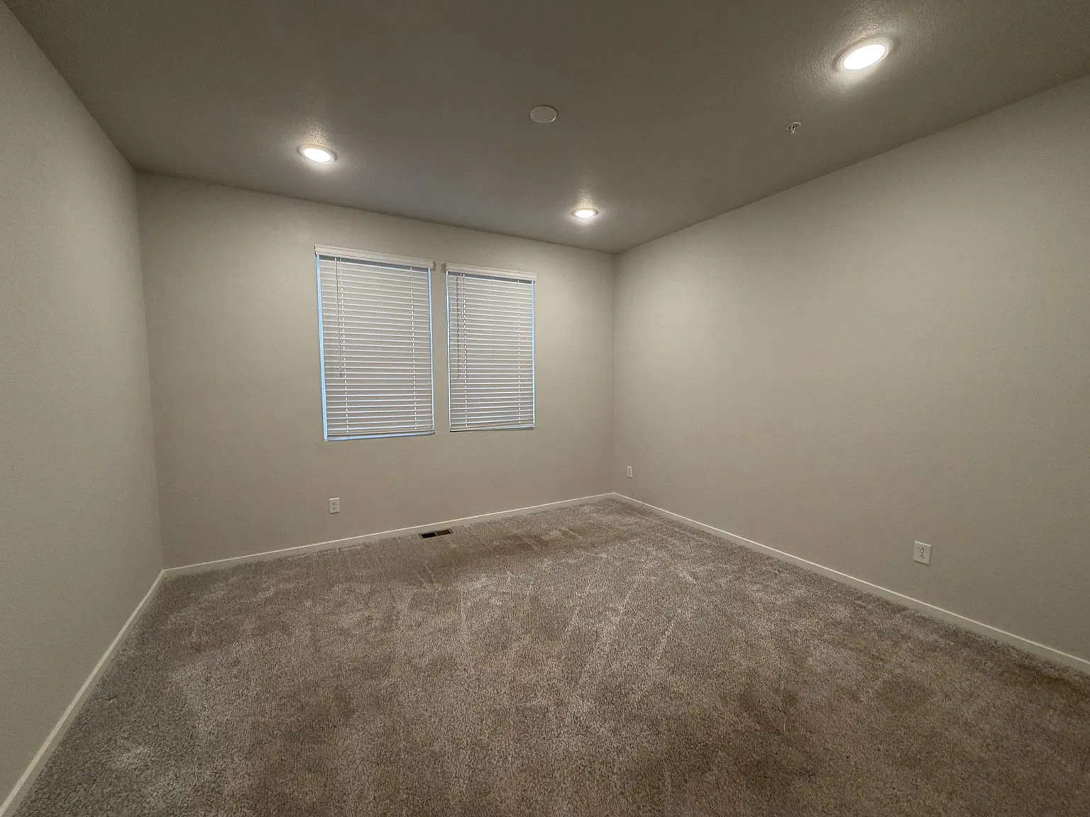 1 bed, 868 sqft, $2,200 — Photo 3