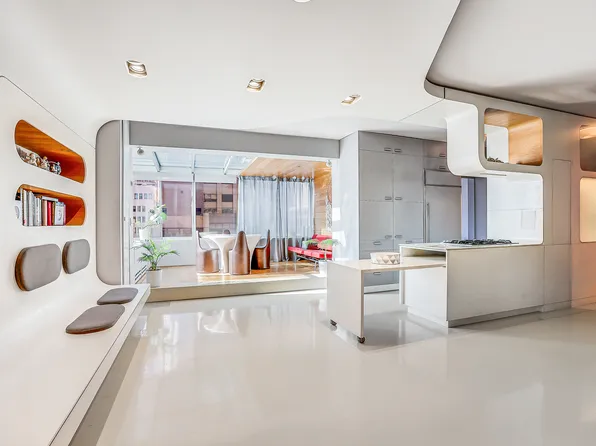 200 East 58th Street image 1 of 11