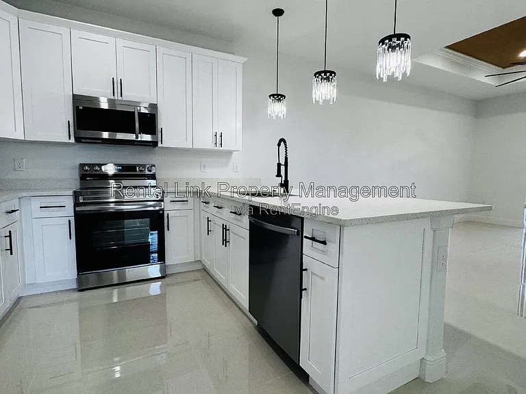 3948 20th St W — Photo 13