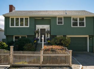 105 Edgewater Rd, Hull, MA 02045
