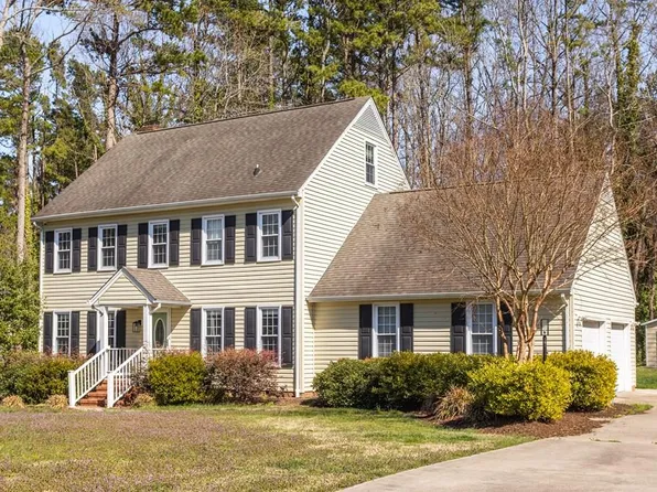 1042 Evergreen Trl, Halifax, VA 24558