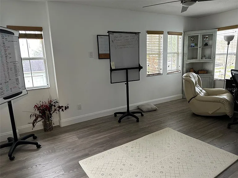 10018 Chorlton Cir — Photo 45