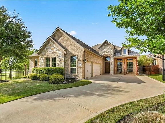 3rd image of 3007 Spring Lake Ct