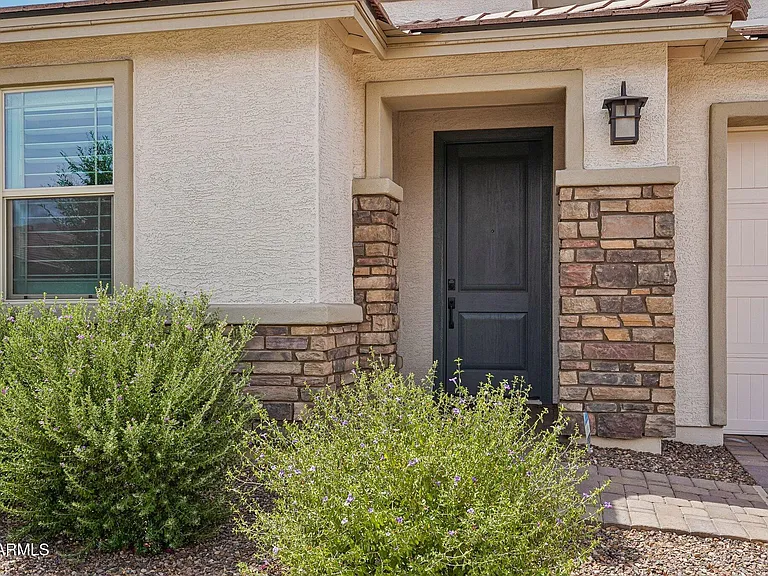9019 W Denton Ln — Photo 13