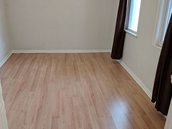 5th image of 634 Lake Michigan Dr NW APT 2